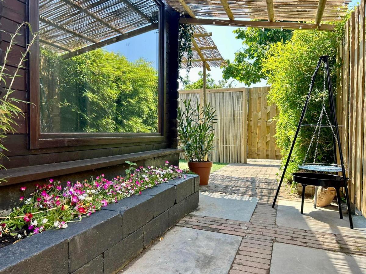 Jungle Style Lodge With Jacuzzi ,Sauna And Garden Near Amsterdam Vijfhuizen Экстерьер фото