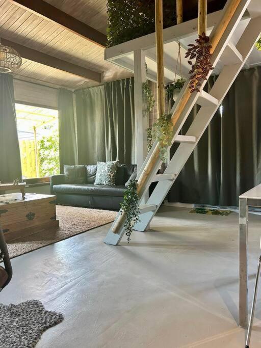 Jungle Style Lodge With Jacuzzi ,Sauna And Garden Near Amsterdam Vijfhuizen Экстерьер фото